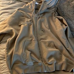 BRANDY MELVILLE ZIP UP